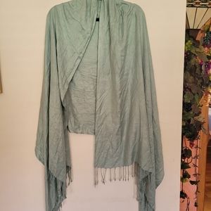 Congratulations to the buyer who got this pashmina! I hope you love it!